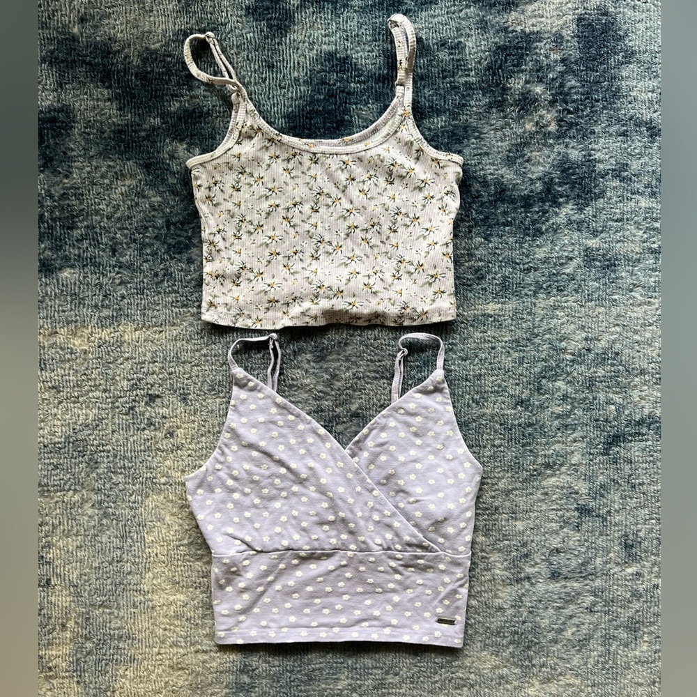 HOLLISTER FLORAL CROPTOP BUNDLE! SIZE XXS + XS